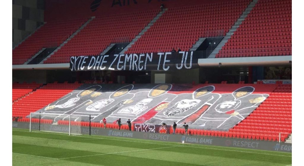 “Sytë dhe zemrën tek ju”, zbuloni koreografinë e veçantë të Tifozave Kuq e Zi në stadiumin “Air Albania”