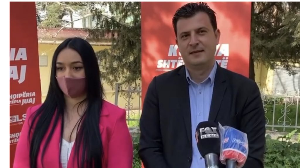 Ardit Çela prezanton psikologen e njohur si kandidate për deputete