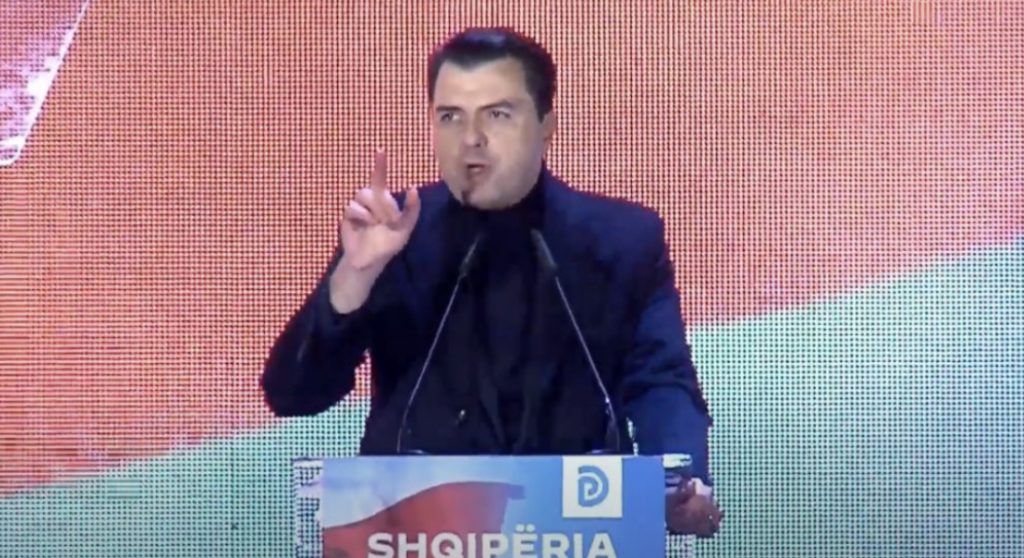 Basha: Thirrja ime është për ty që po mbledh paratë për të ikur në Angli, qëndro dhe lufto  Mar