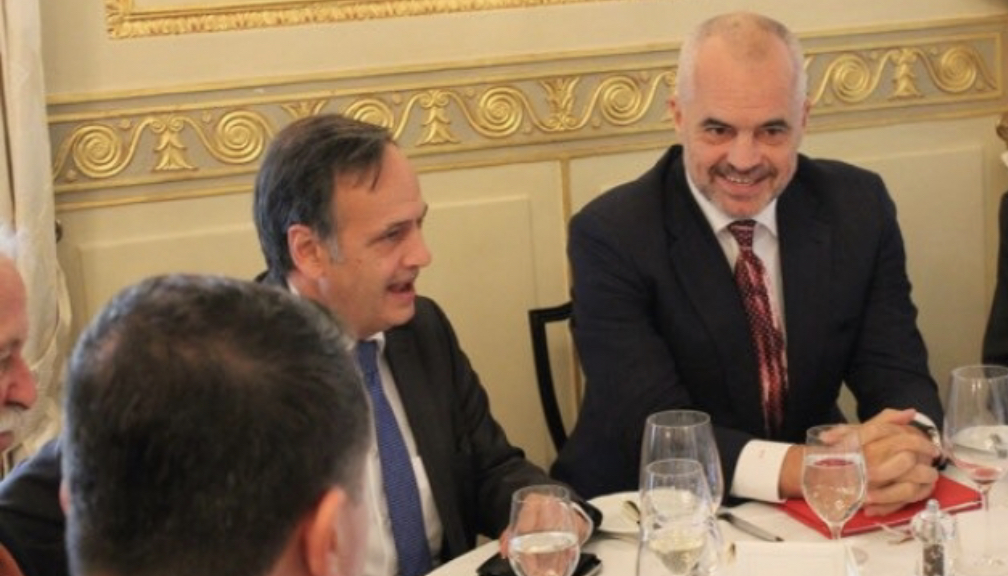 Ku janë ndërkombëtarët që i shërbyen Ramës dhe përse e bënë?!