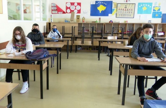 Kosova shpërblen mësuesit në kohë pandemie, ja sa euro do të marrin