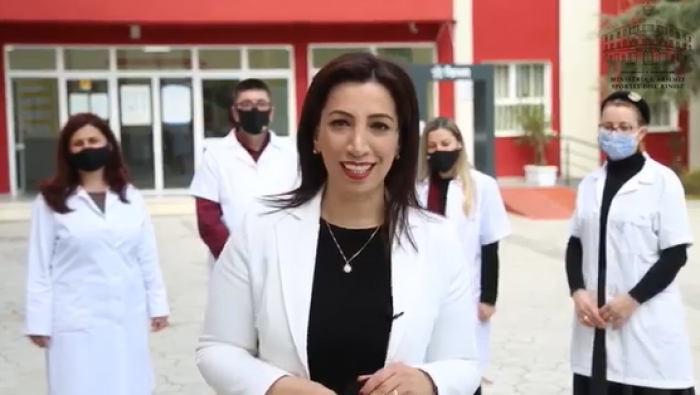 Sot 7 Marsi, Kushi: Çdo mësues është një hero që të merr për dore e të ndriçon