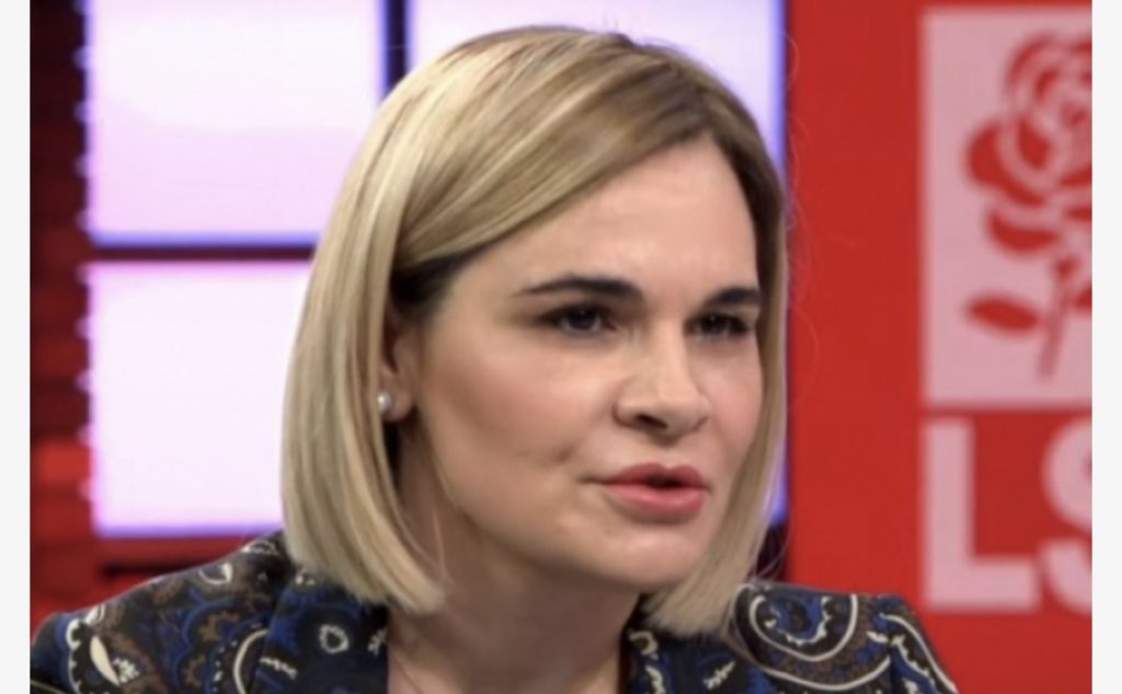 Kryeministri e ironizon me filxhanin e kafes, Kryemadhi i kthehet: Do qep ndonjë fustan tek Edi Rama kur të bëhet rrobaqepës