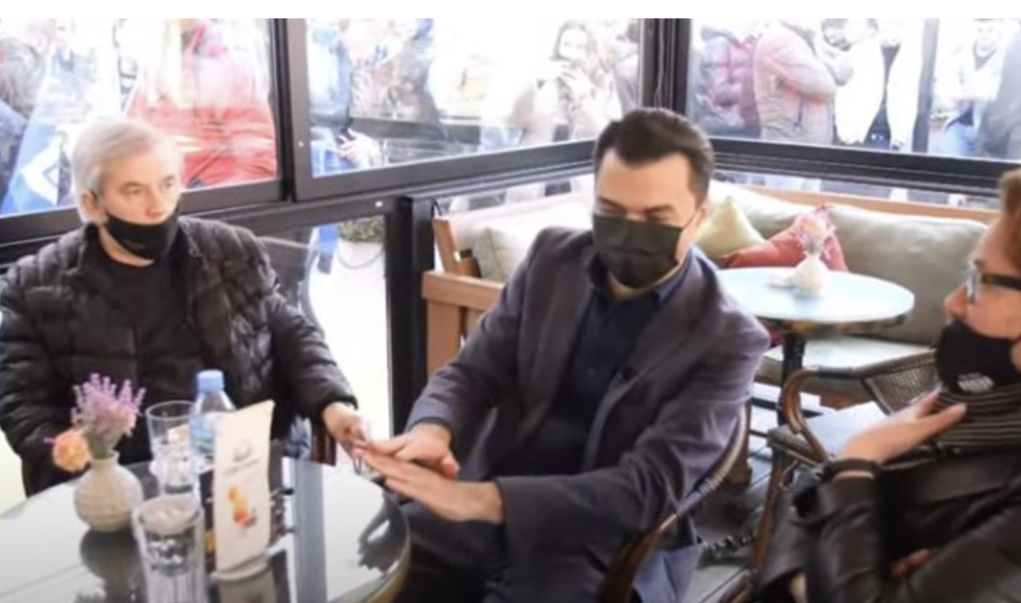 “Isha me studime dhe e di ç’ka hequr nëna ime!”/ Basha nga Shkodra : Rama e la 8 vite karrocën në baltë!…