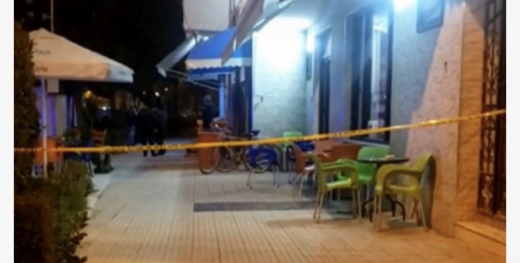 Të shtëna me armë zjarri në Vlorë, policia në vendngjarje