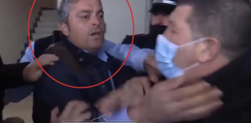 Kryetari i FRD-së së Tiranës dhe kryetari i Kombinatit,  janë dy  shpallur në kërkim nga Policia: U futën me forcë në godinë