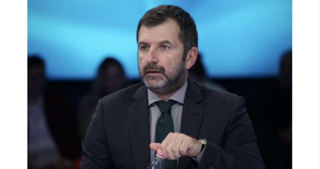 Andi Bushati për takimet elektorale: PS nuk i shkon njeri pa e paguar