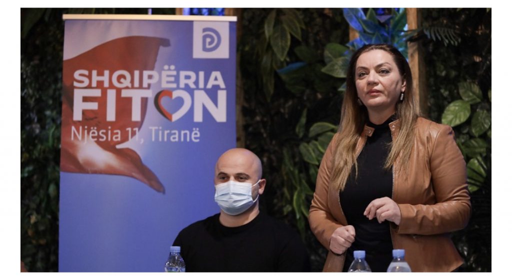 Albana Vokshi i drejtohet të rinjve: Rama ju përbuz. Në 25 prill keni në dorë të ardhmen
