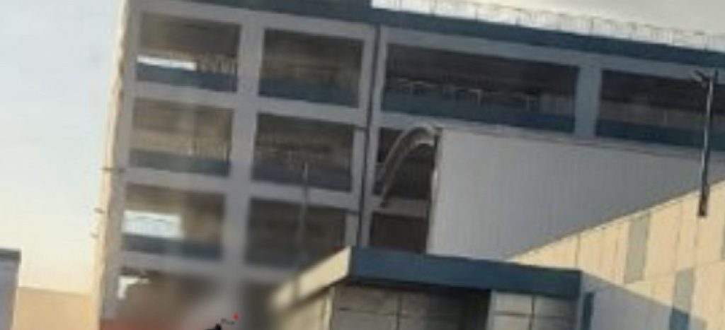 Zjarr në një magazinë te ‘Casa Italia