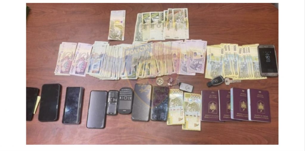 Shpërndanin para të falsifikuara : 7 të arrestuar, ndër ta një grua