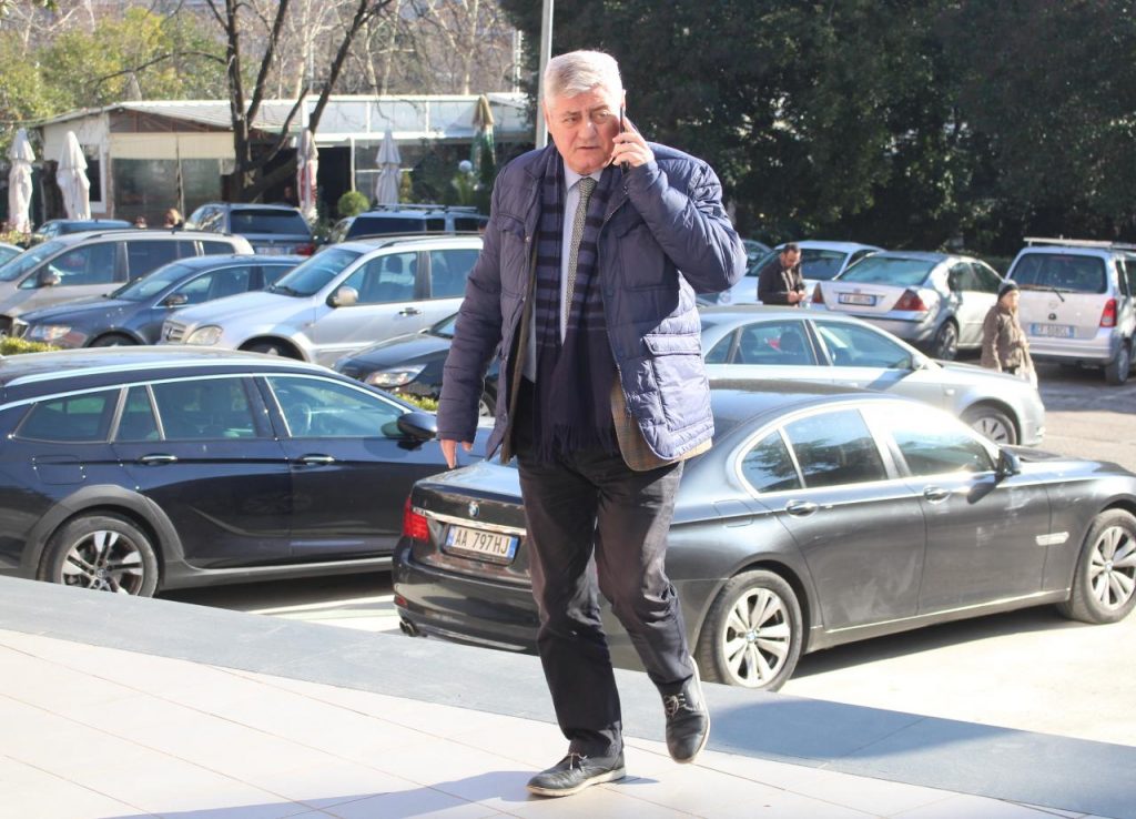 Dashamir Shehi: Shoh brenda PD fytyra të trishtuara jo se ka humbur e djathta, por se nuk bëhen dot drejtorë