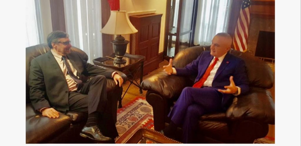 Palmer: Nuk mbajmë anë të asnjë pale politike