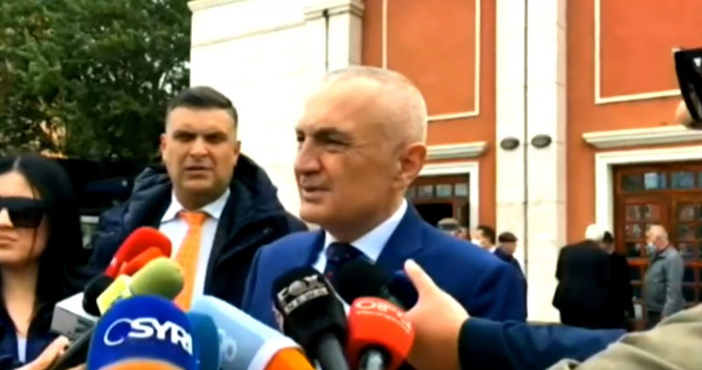 Presidenti Meta pyetet për dekoratat: Nuk do të doja që kur të vija këtu të takoja persona nga Bangladeshi