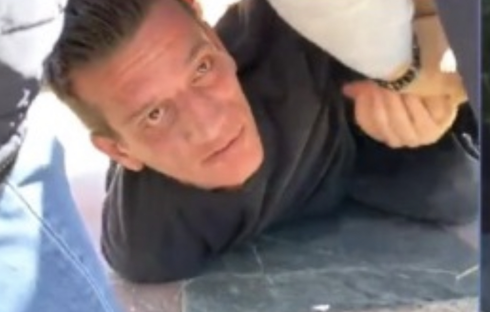 Ky është personi që shkaktoi terror në Sheshin ‘Skënderbej’, duke tmerruar qytetarët