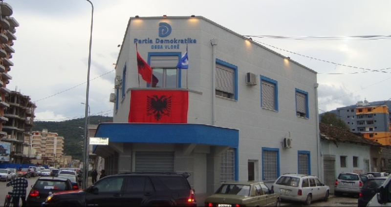 Tollona nafte për fermerët në këmbim të votës