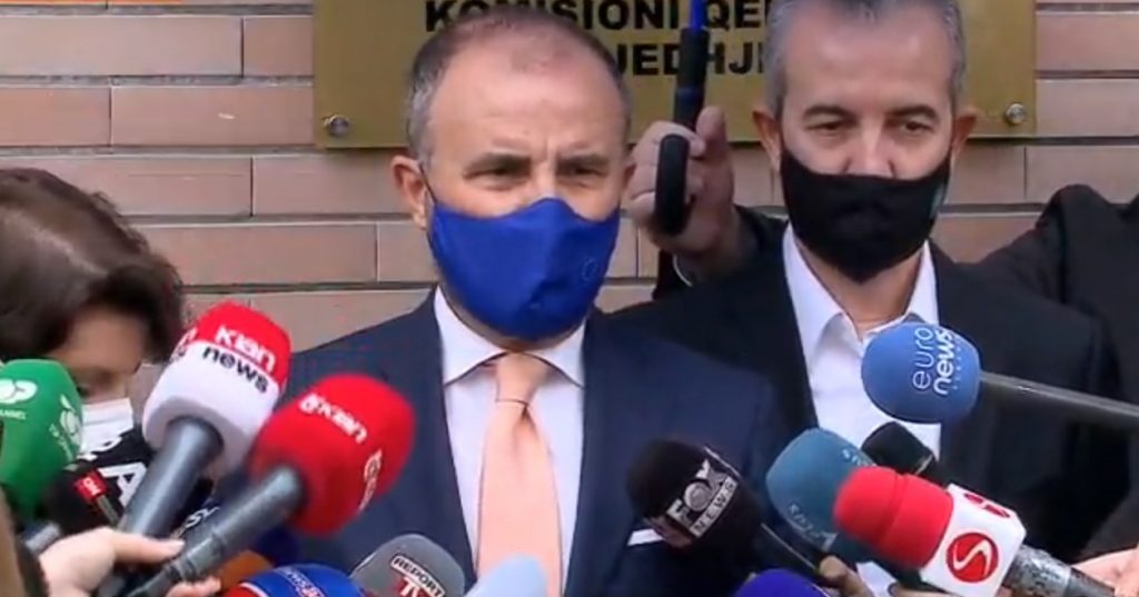 Tre ditë para zgjedhjeve, ambasadorët Yuri Kim e Luigi Soreca takim me Komisionerin Shtetëror Ilirjan Celibashi