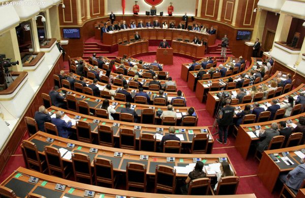 Zbardhet axhenda e punimeve të Kuvendit në seancën e 4 majit!