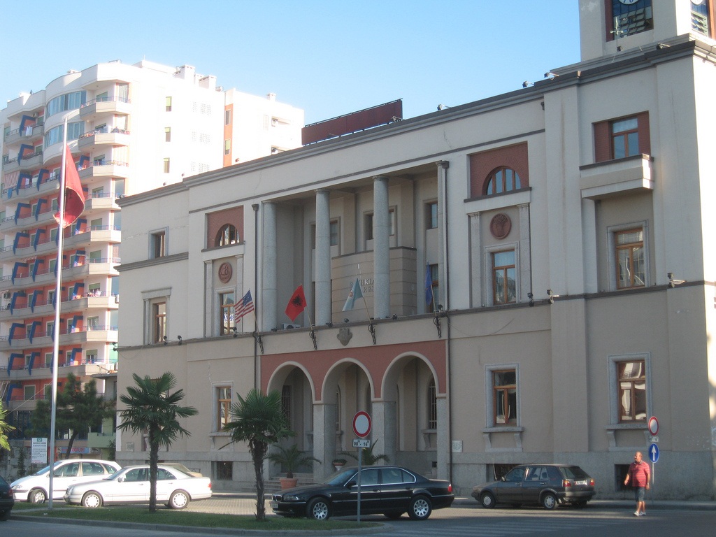 Bashkia e Durrësit pranon: Mars-Prill, dhamë 40 milion euro për familjet