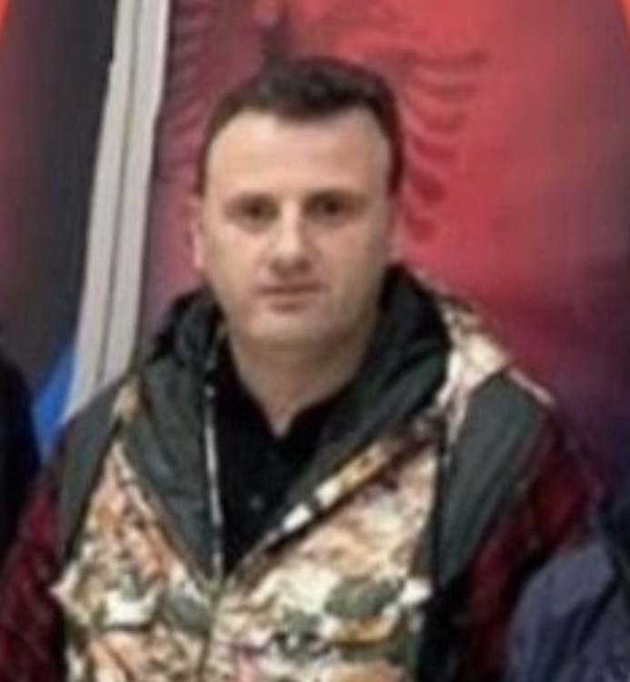 Vrasja në Elbasan, Arbër Papleka shkoi dhe u dorëzua në zyrën e komandantit të RENEA-s