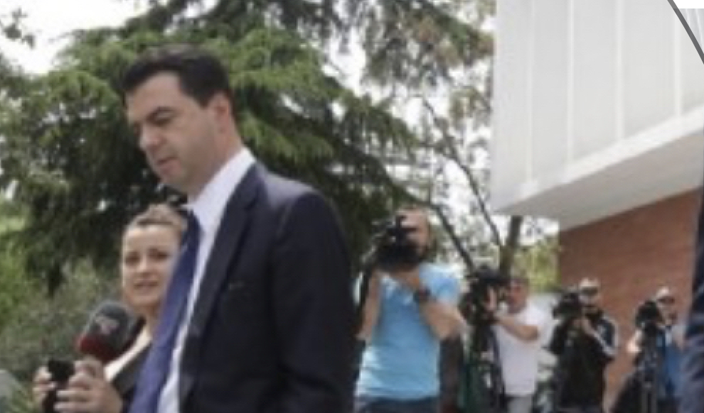 Basha u përgjigjet prerë gazetarëve : Beteja do të vazhdojë deri në fitore
