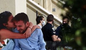 Vrasja barbare e gruas greke para vajzës 11 muajshe, një nga tre kriminelët e pamëshirshëm rezulton shqiptar