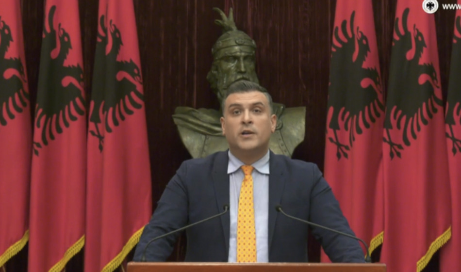 Parlamenti votoi Komisionin për shkarkimin e Metës, Presidenca del me deklaratën urgjente