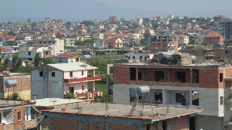 Procedohen 5 zyrtarë të Bashkive dhe 32 persona në KUKËS