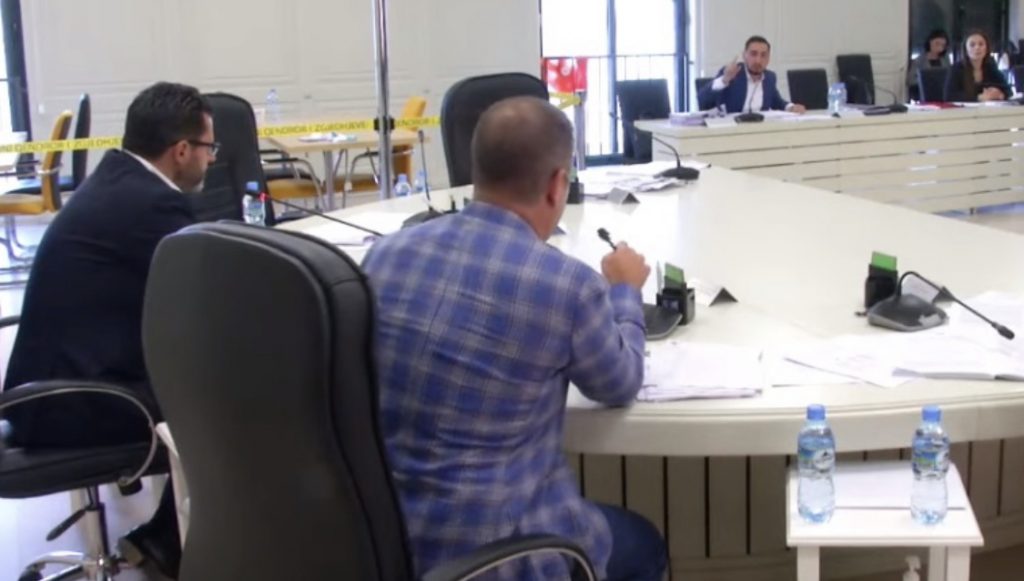 Përfaqësuesi ligjor i PD denoncon në KAS: Si e kërcënoi zyrtarja e PS në Bashki vëzhguesin demokrat