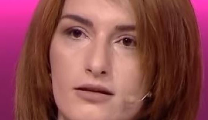 E reja nga Kuçova rrëfen makthin e martesës 7-vjeçare, nga debatet te dhuna fizike