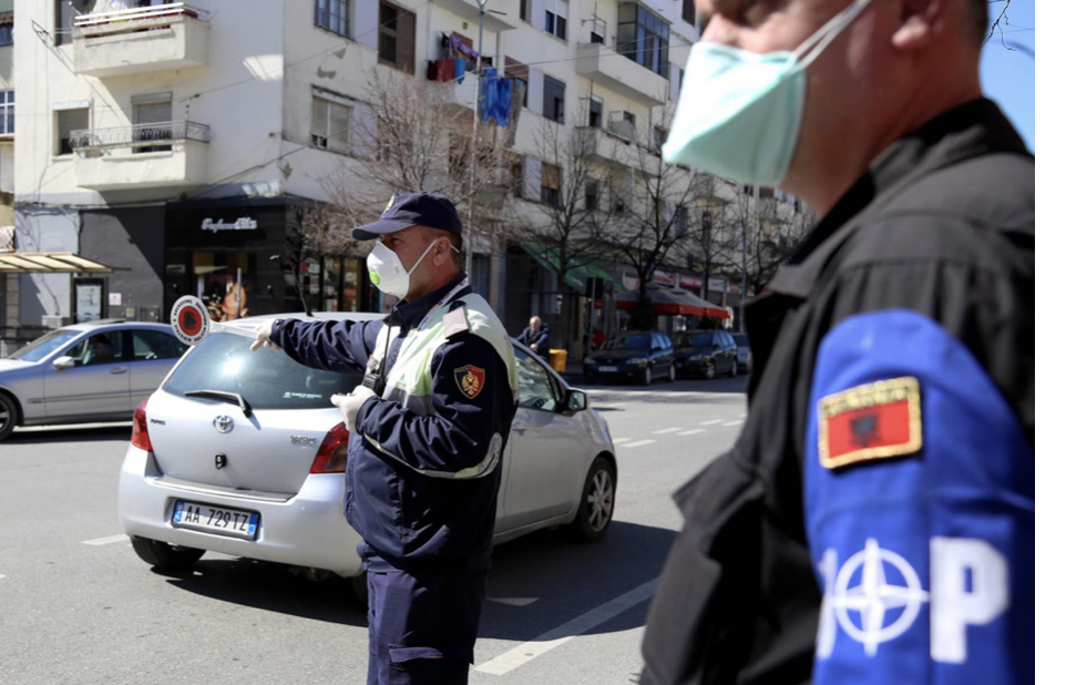 Arrestohet efektivi i policisë  që organizonte  shpërndarjen e drogës