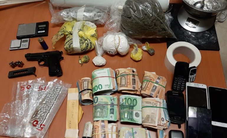 Euro dhe kokainë, arrestohet 44 vjeçari shqiptar