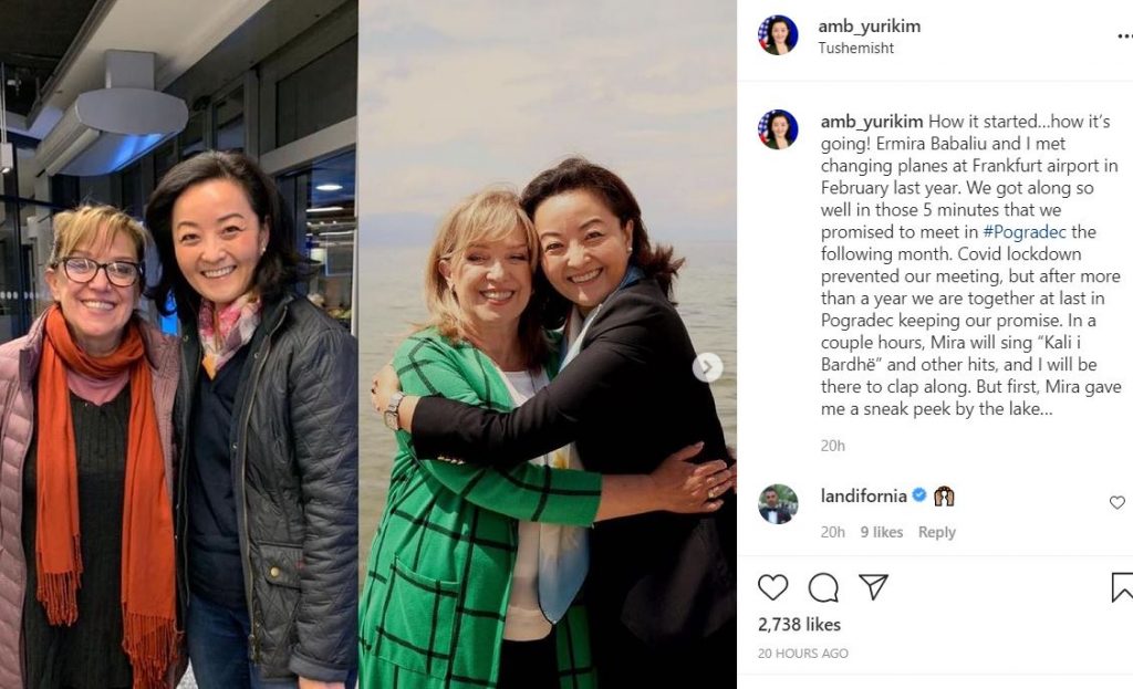 E quajti ‘kineze’ në Instagram, Yuri Kim replikon me ndjekësin dhe e fton për kafe në Ambasadën e SHBA