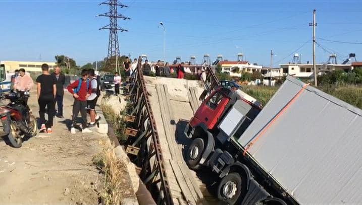 Shembi urën pasi kaloi me mjetin e tonazhit të rëndë, policia arreston shoferin 52-vjeçar