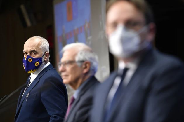 Austria dhe Grupi i Vishegardit i dërgojnë BE-së “non-paper” të ri për Ballkanin