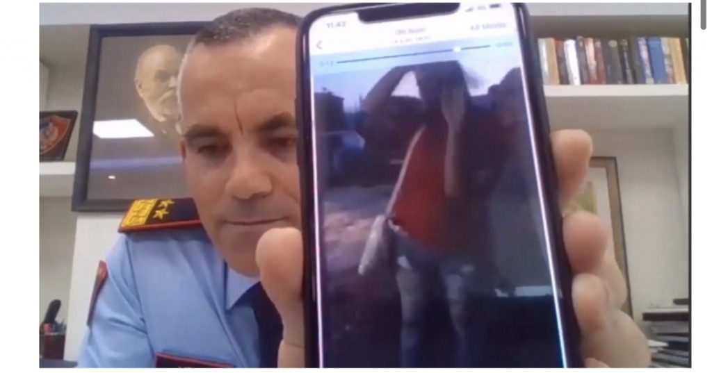 Dhunoi adoleshentin te liqeni gjatë karantinës, polici i shpëton burgut