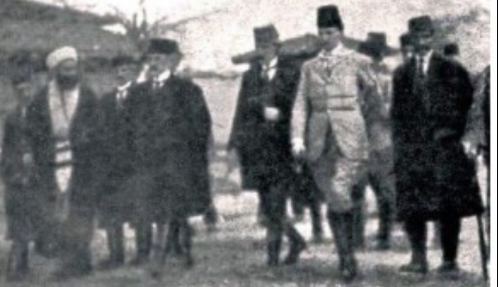 Publikohet historia e panjohur e Kongresit të Elbasanit, që kryesohej nga Ahmet Zogu