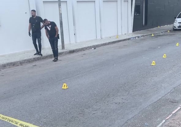 Erdhi për pushime nga Amerika në Sarandë, plagoset rastësisht i riu