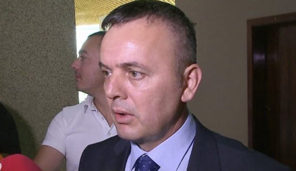 Babai vret ish-burrin e vajzës para procesit të divorcit, i plagosur mbeti edhe një ish-Prokuror