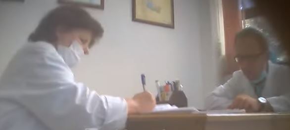 Ndalohen nga policia dy mjekët e spitalit të Fierit që merrnin ryshfet nga qytetarët