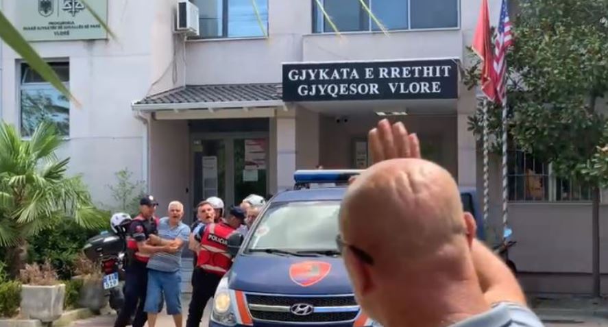 Dhunuan gjykatësin, jepet masa e sigurisë për 3 vëllezërit në Vlorë