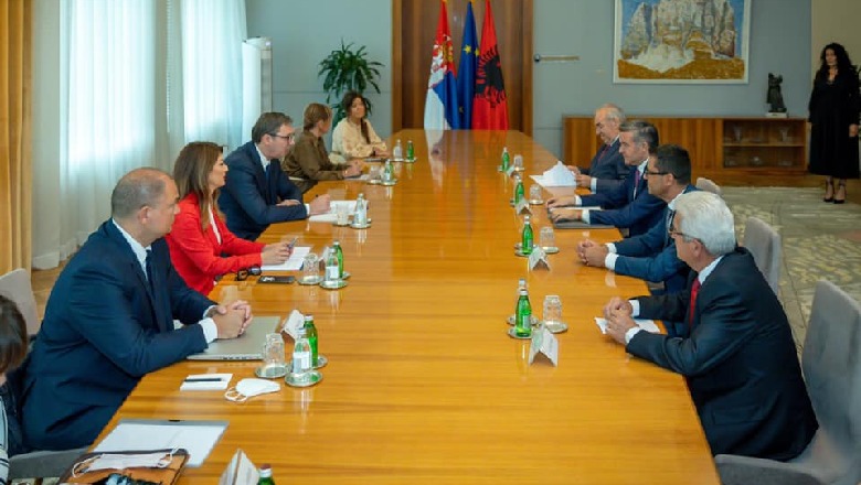 Çfarë u diskutua në takimin e ministrit Blendi Klosi me Presidentin e Serbisë, Aleksandër Vuçiç