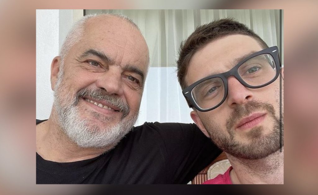 Djali i George Soros pushime në jug të Shqipërisë, tallet gazetari : Po viziton Shqipërinë, Kryeministri Alex Soros!