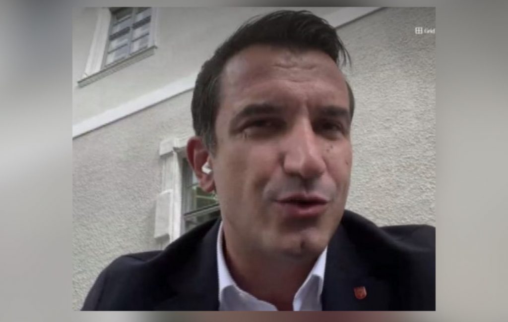 Erion Veliaj i bindur: Jo çdo hajvan meriton vëmendje e mikrofon
