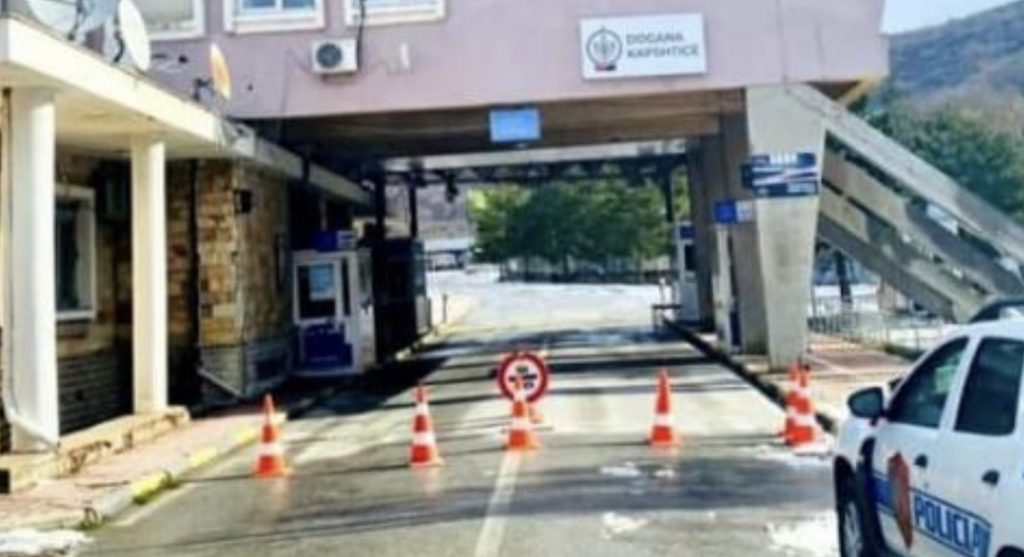 Hapen pikat kufitare me Greqinë