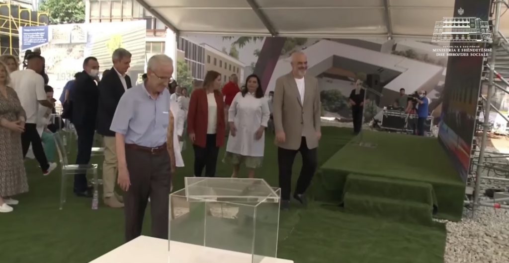 Spiunë edhe në spitale, zbulohet skema e qeverisë për të luftuar korrupsionin/ Rama: Do rrisim rrogat