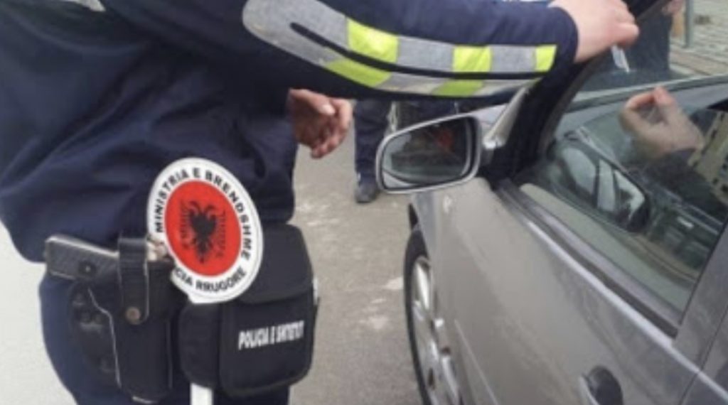 Arrestohen 14 shoferë, hiqen 57 patenta
