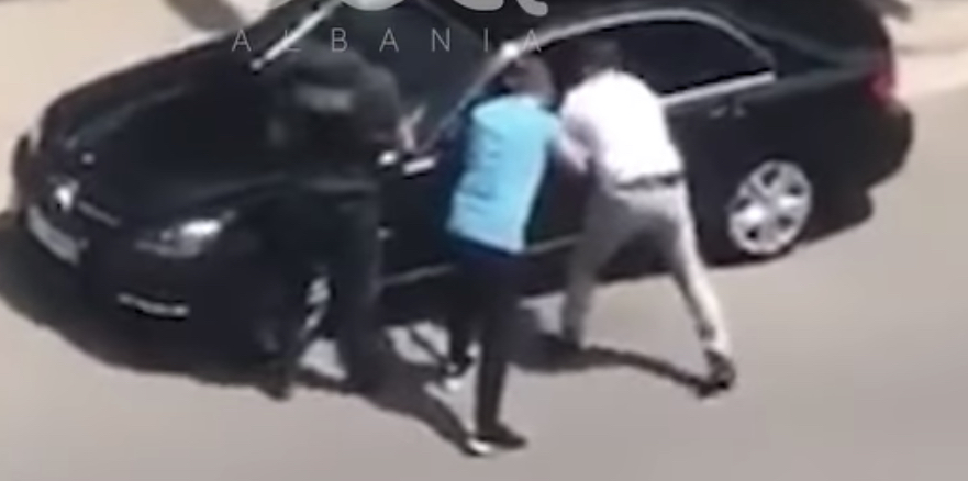 Policia jep detaje mbi operacionin “Xhamlliku”, sekuestrohen kokainë dhe tre makina