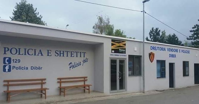 E mbajti  peng në makinë arrestohet