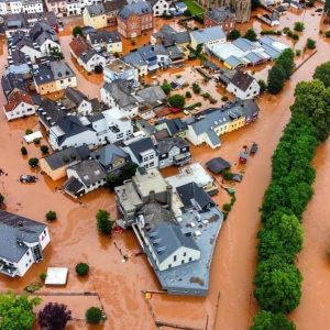 Pamjet nga ajri të përmbytjeve në Gjermani, deri tani mbi 120 persona kanë humbur jetën