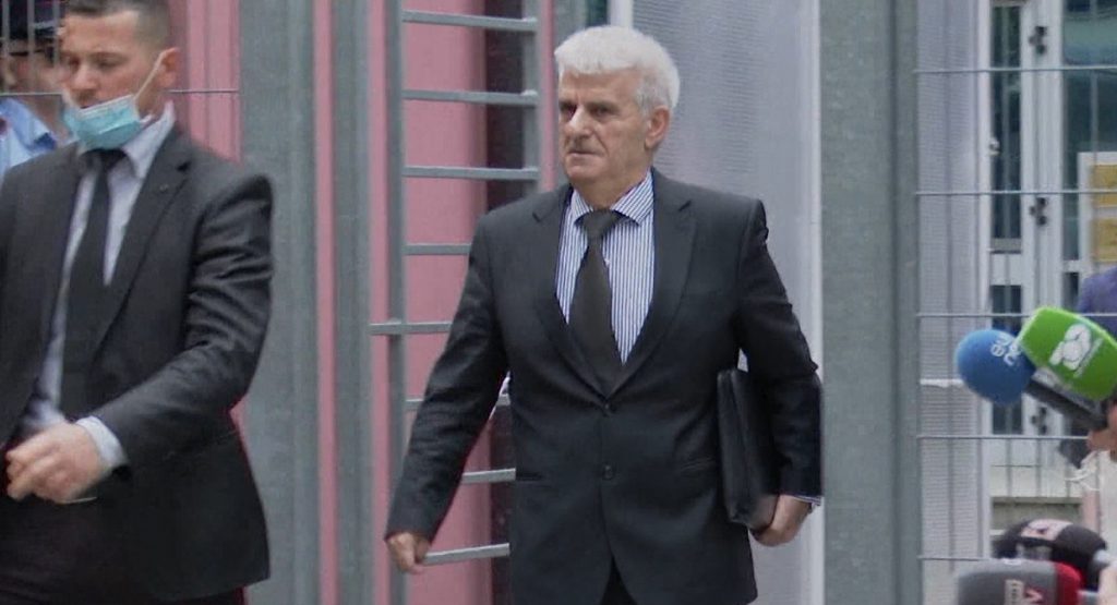 U dënua për falsifikim të dokumenteve/ KPA pezullon hetimin disiplinor ndaj gjyqtarit Luan Daci